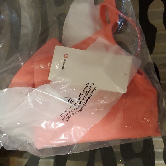 NWT Lululemon Ebb to Street crop tank 12 - Picture 3 of 4